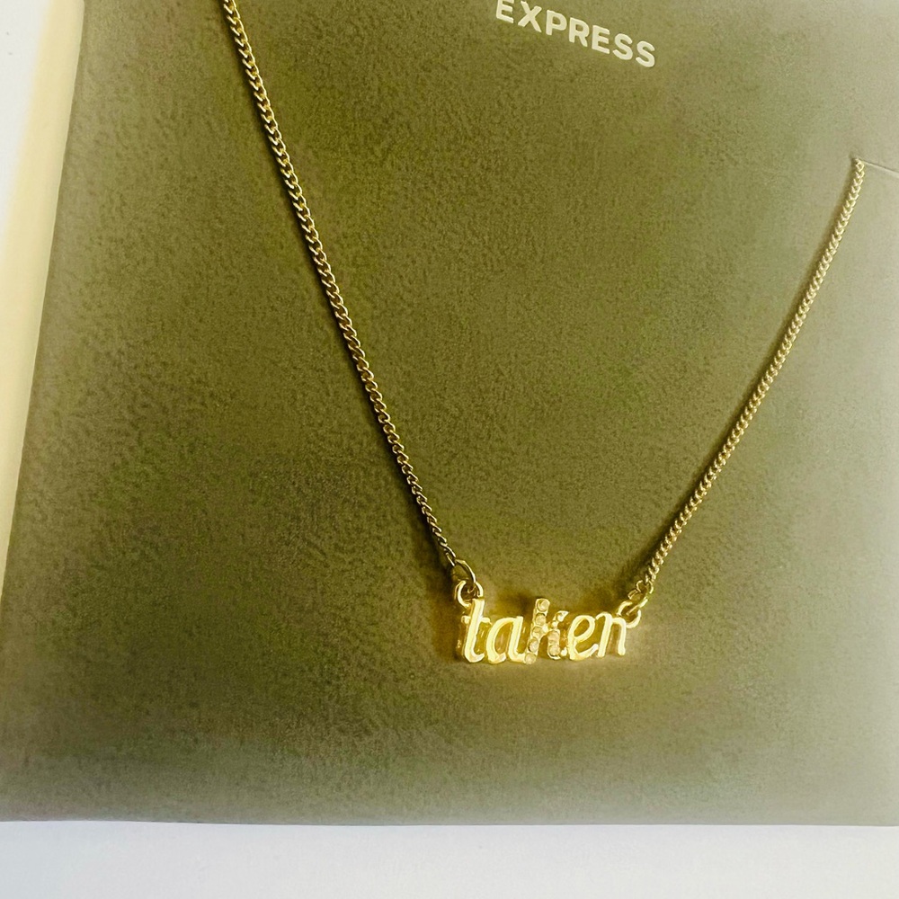 NWT Express Gold Tone 'Taken' Necklace✨ - Picture 3 of 7